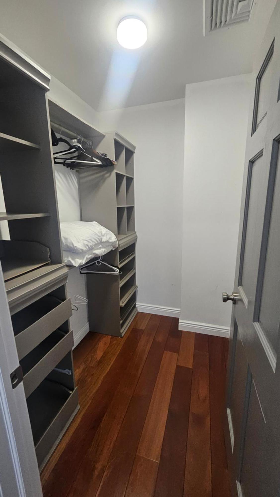 Luxury Hotel-Style Room In Queens, New York Exterior photo